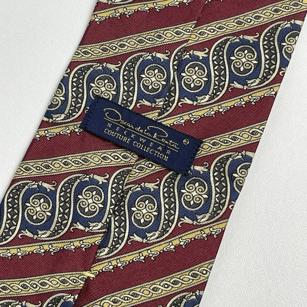 Oscar de la Renta Couture Collection Designer Silk Tie Red Geometric Necktie USA